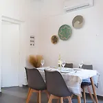 Aneraida House
