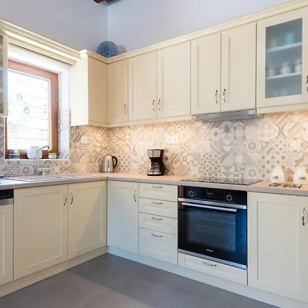 Aneraida House Holiday home *