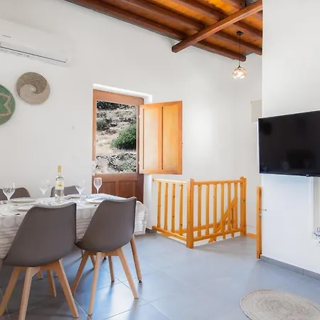 Aneraida House